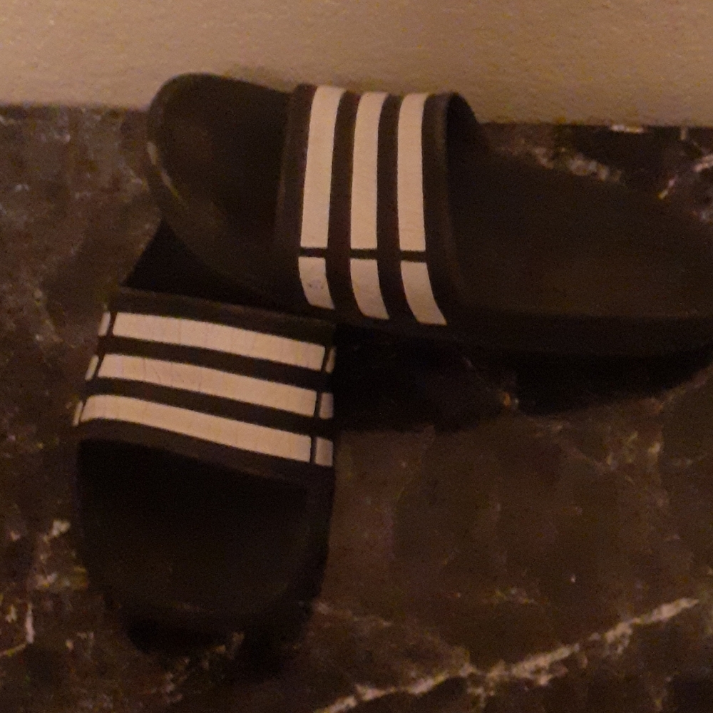 Addidas - Picture 2 of 4